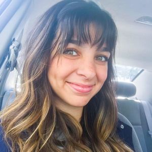 Meet your Posher, Larissa